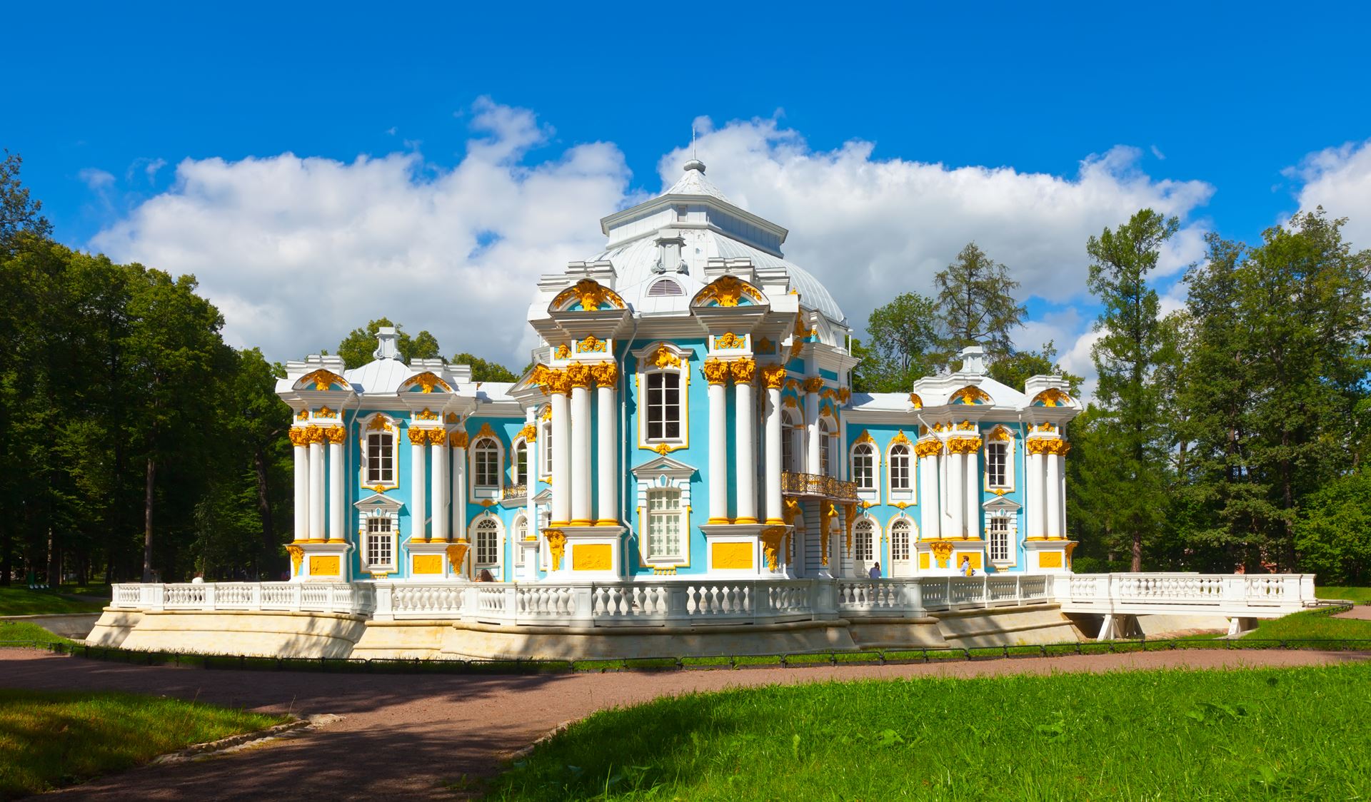 Vyshnivets village. Vyshnivets Palace