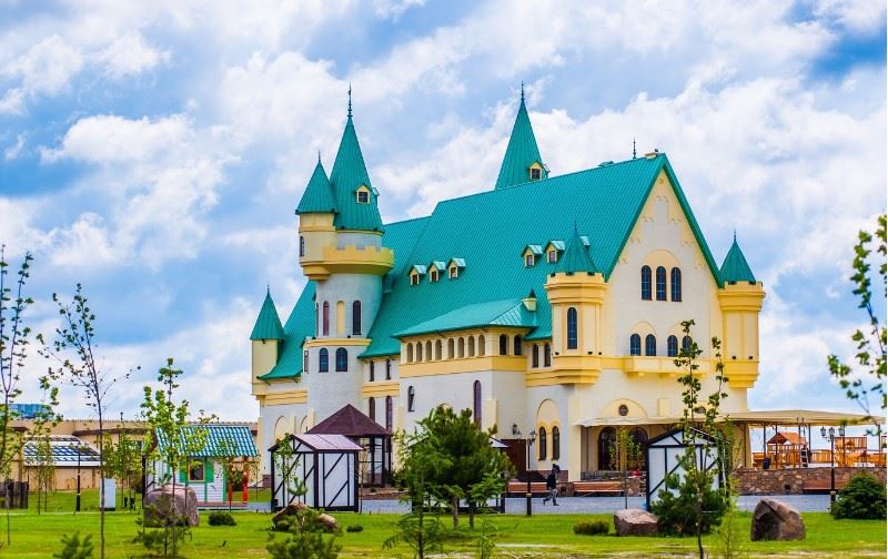 Парк щасливих тварин “XII Місяців”